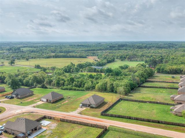 29261 Spur Circle, Mcloud, OK 74851