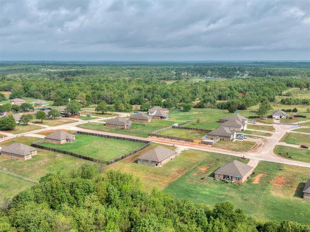 29261 Spur Circle, Mcloud, OK 74851