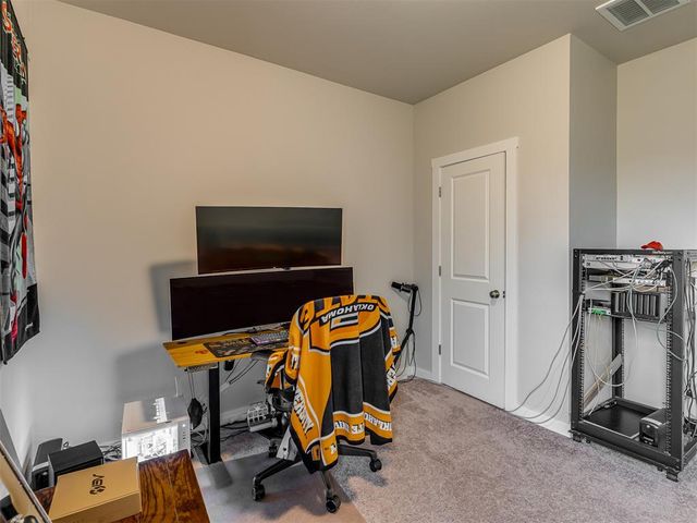 29261 Spur Circle, Mcloud, OK 74851