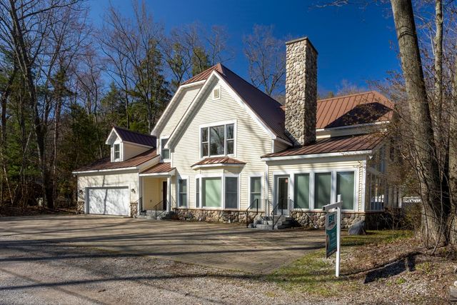 7753 Woodland Drive, Honor, MI 49640