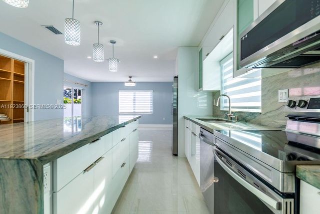 3425 SW 69th Ave, Miami, FL 33155