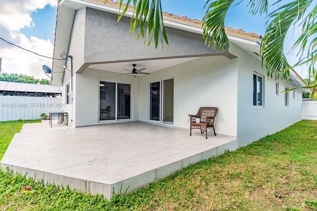 3425 SW 69th Ave, Miami, FL 33155