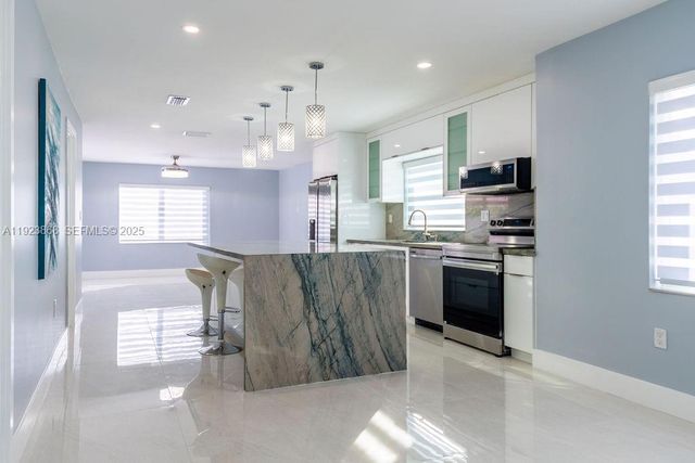 3425 SW 69th Ave, Miami, FL 33155