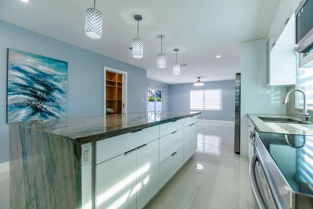 3425 SW 69th Ave, Miami, FL 33155