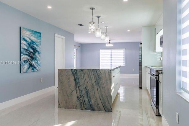 3425 SW 69th Ave, Miami, FL 33155