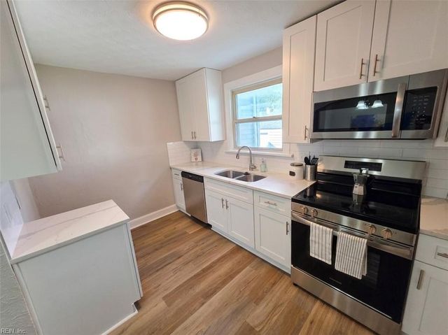 26 S Fairview CIR, Portsmouth, VA 23702