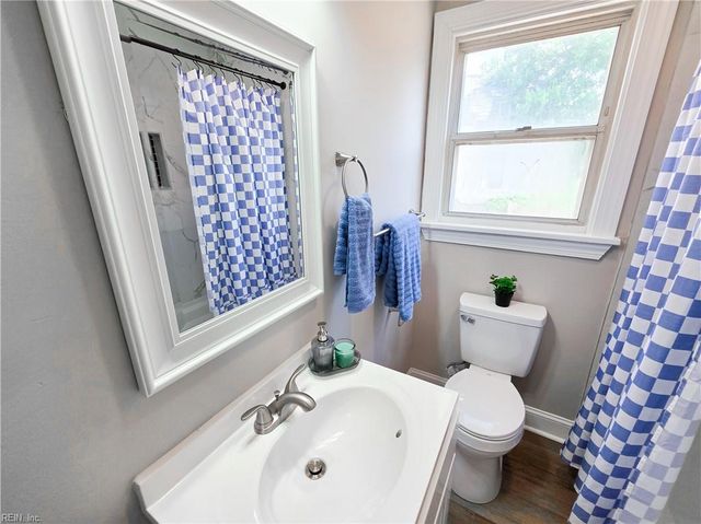26 S Fairview CIR, Portsmouth, VA 23702