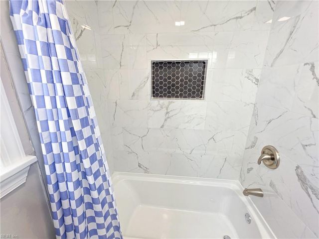 26 S Fairview CIR, Portsmouth, VA 23702