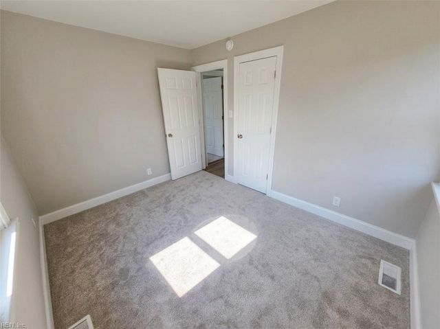 26 S Fairview CIR, Portsmouth, VA 23702
