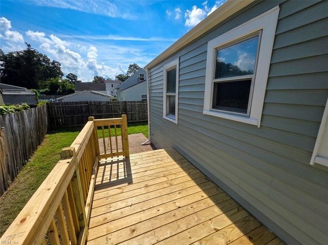 26 S Fairview CIR, Portsmouth, VA 23702