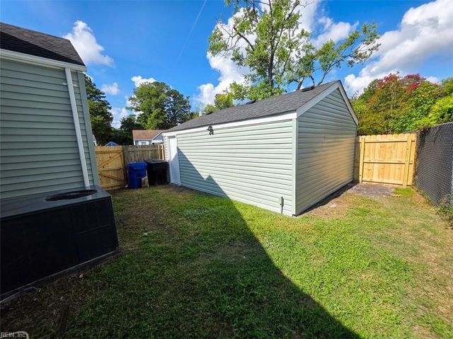 26 S Fairview CIR, Portsmouth, VA 23702