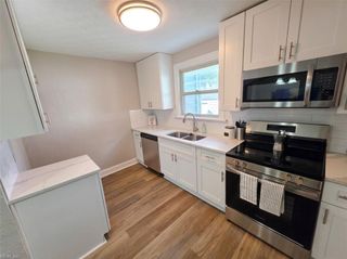 26 S Fairview CIR, Portsmouth, VA 23702