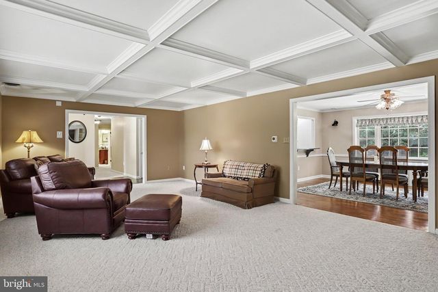 2210 STRATFORD RD, Lancaster, PA 17603