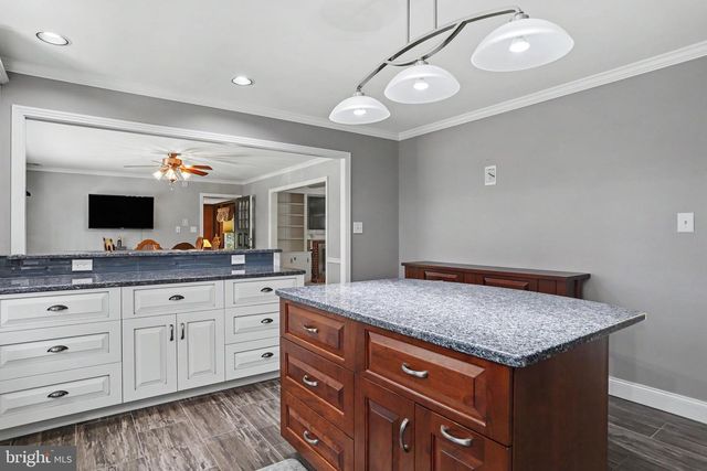 2210 STRATFORD RD, Lancaster, PA 17603