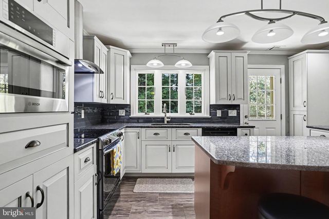 2210 STRATFORD RD, Lancaster, PA 17603