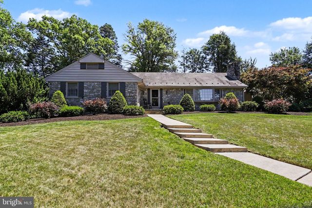 2210 STRATFORD RD, Lancaster, PA 17603
