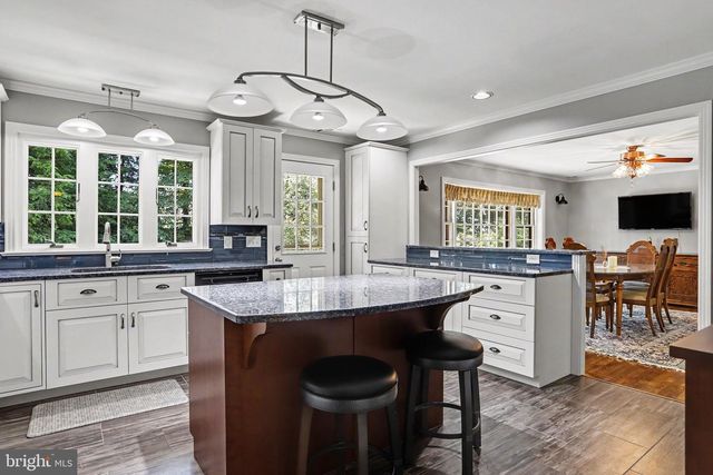 2210 STRATFORD RD, Lancaster, PA 17603