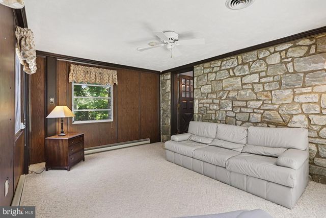 2210 STRATFORD RD, Lancaster, PA 17603