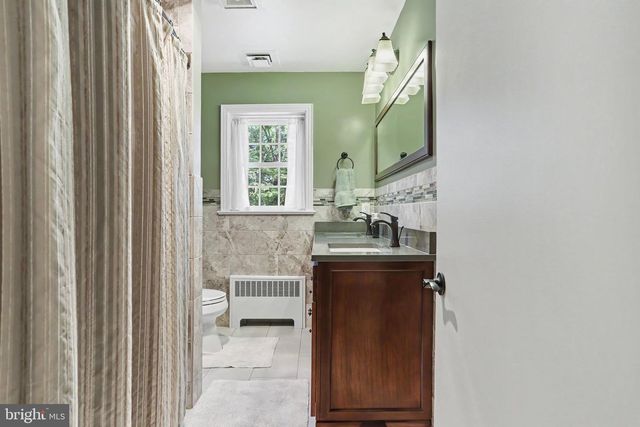 2210 STRATFORD RD, Lancaster, PA 17603
