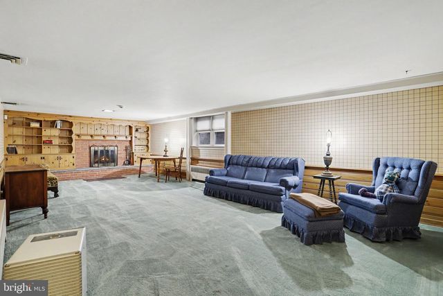 2210 STRATFORD RD, Lancaster, PA 17603