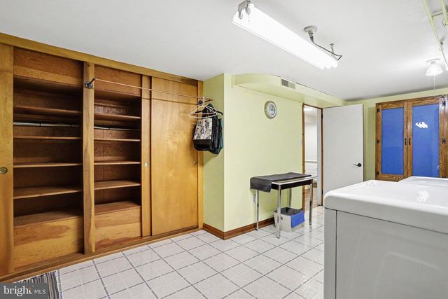 2210 STRATFORD RD, Lancaster, PA 17603