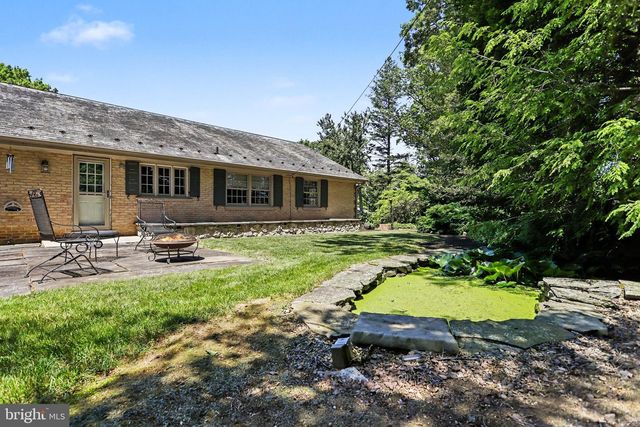 2210 STRATFORD RD, Lancaster, PA 17603