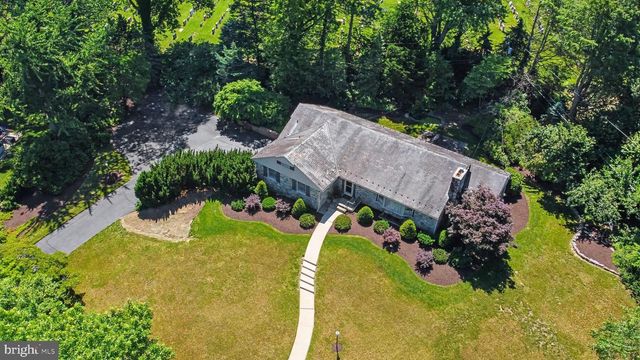 2210 STRATFORD RD, Lancaster, PA 17603
