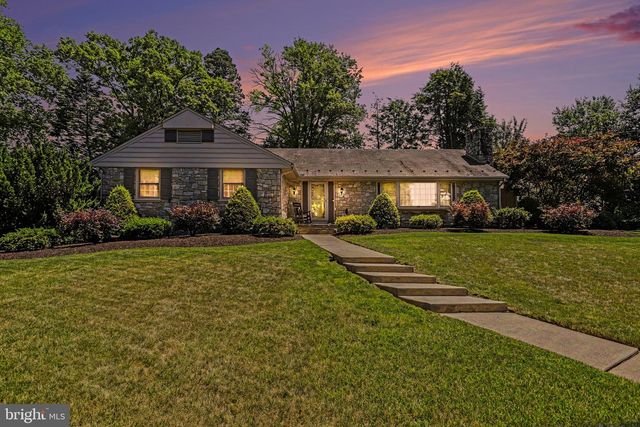 2210 STRATFORD RD, Lancaster, PA 17603