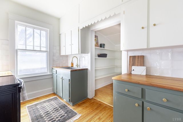 3212 Mayflower Drive, Lynchburg, VA 24501