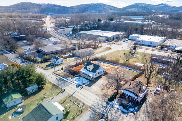 3212 Mayflower Drive, Lynchburg, VA 24501