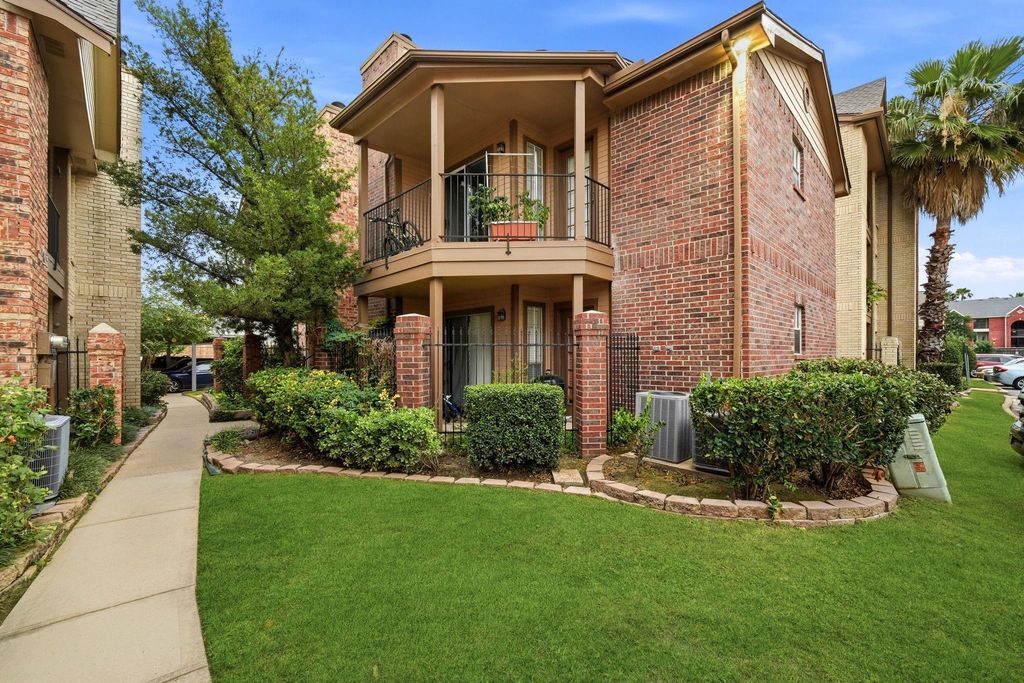 2121 Hepburn Street 820, Houston, TX 77054