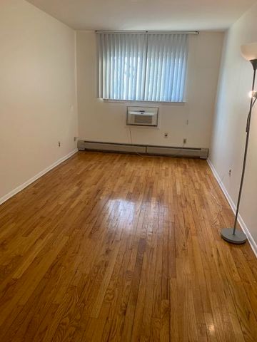 419 3RD ST, Union City, NJ 07087