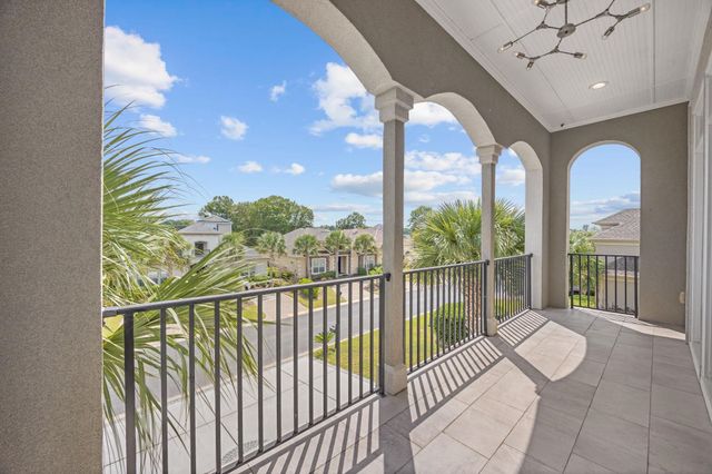 914 Bluffview Dr., Myrtle Beach, SC 29579