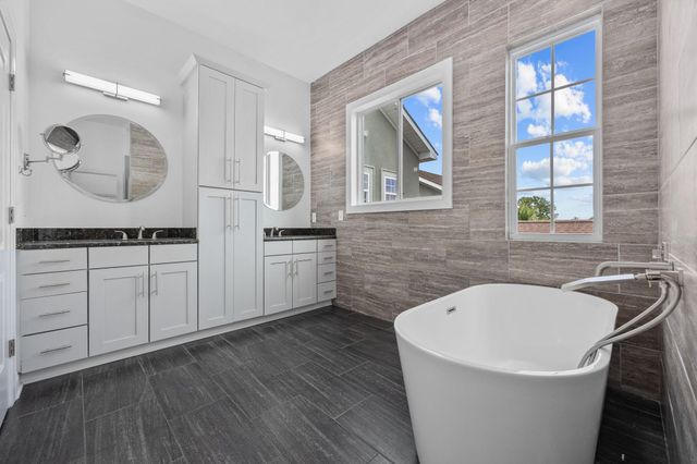 914 Bluffview Dr., Myrtle Beach, SC 29579