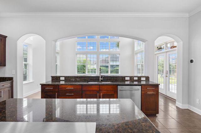 914 Bluffview Dr., Myrtle Beach, SC 29579