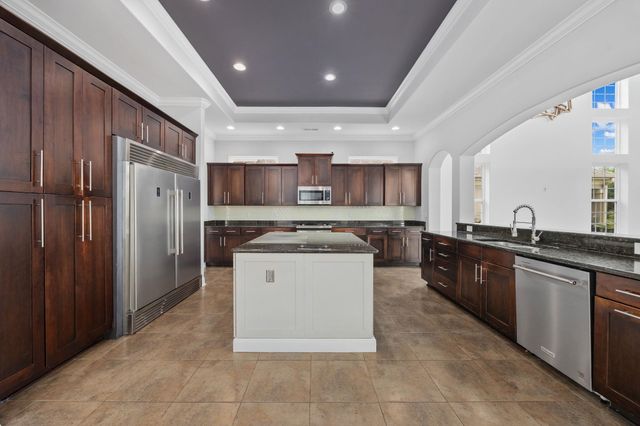 914 Bluffview Dr., Myrtle Beach, SC 29579