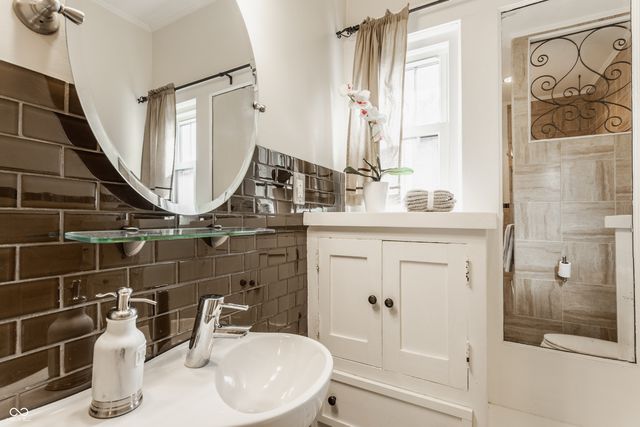 4247 Central Avenue, Indianapolis, IN 46205