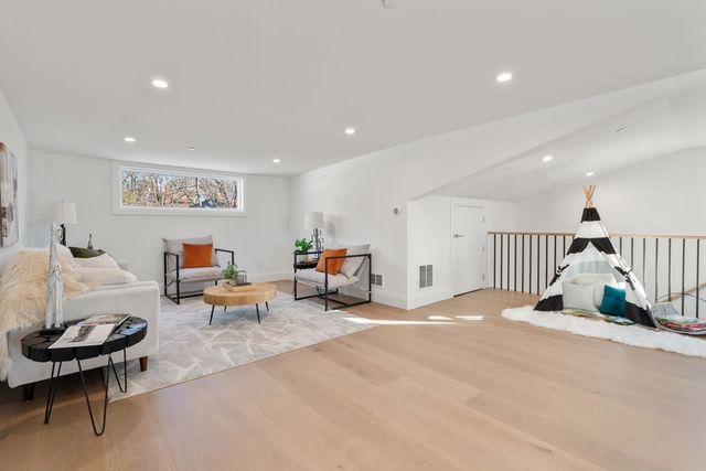 956 Walnut Street 3, Newton, MA 02461