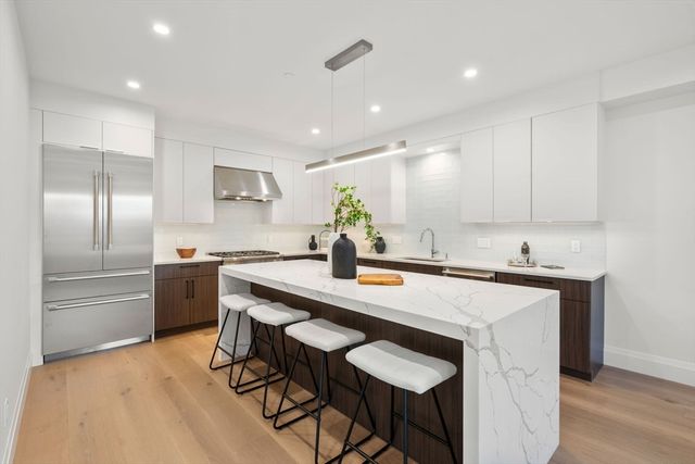 956 Walnut Street 3, Newton, MA 02461