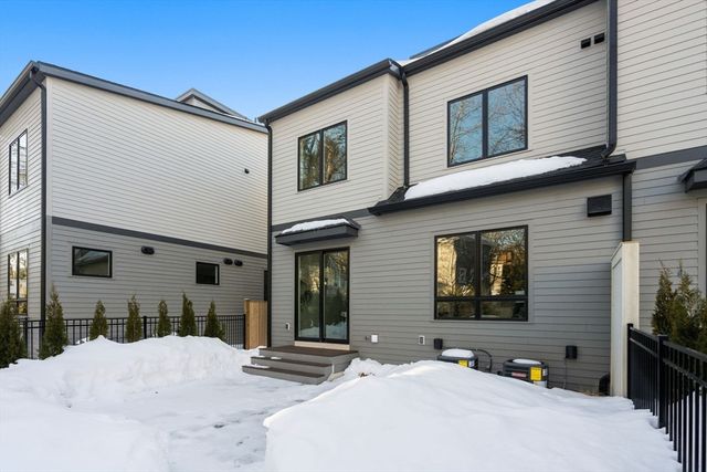 956 Walnut Street 3, Newton, MA 02461