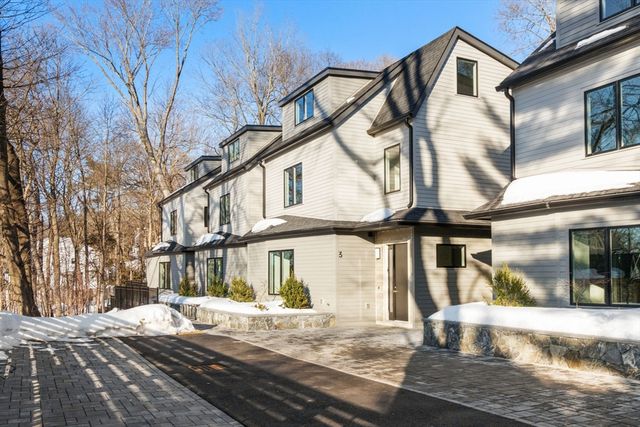 956 Walnut Street 3, Newton, MA 02461