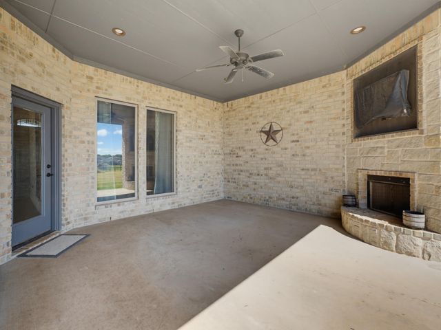 139 Bluff Ridge Court, Paradise, TX 76073