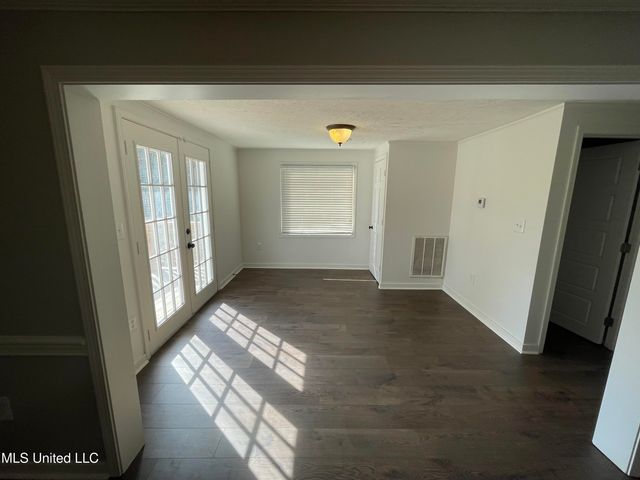 125 Churchill Place, Byram, MS 39272