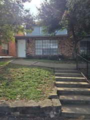 404 Central Park Drive, Arlington, TX 76014
