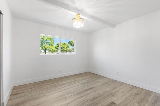 2124 Scenic Dr, Modesto, CA 95355