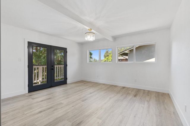 2124 Scenic Dr, Modesto, CA 95355