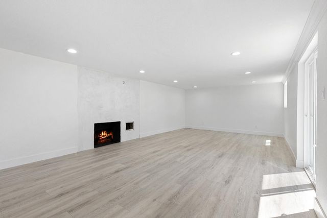 2124 Scenic Dr, Modesto, CA 95355