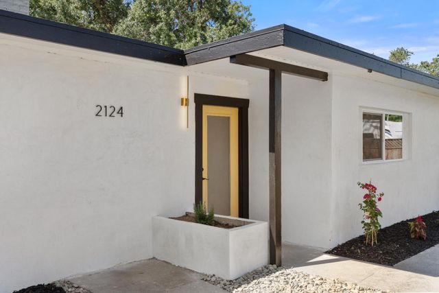 2124 Scenic Dr, Modesto, CA 95355