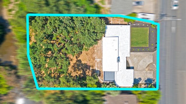 2124 Scenic Dr, Modesto, CA 95355