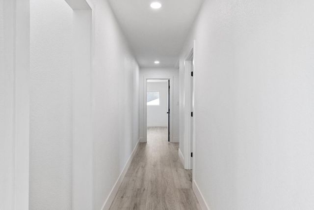 2124 Scenic Dr, Modesto, CA 95355